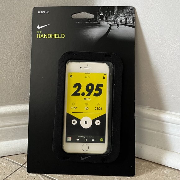Nike Handheld Phone Case - Picture 1 of 8